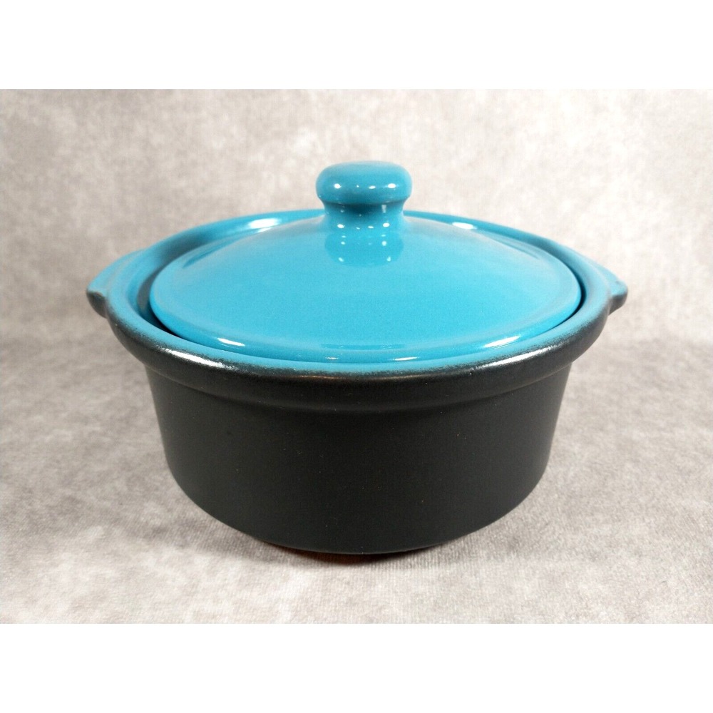 Olaria Carrilho Lopes S.P. Corval Glazed Clay Covered Casserole / Spain
